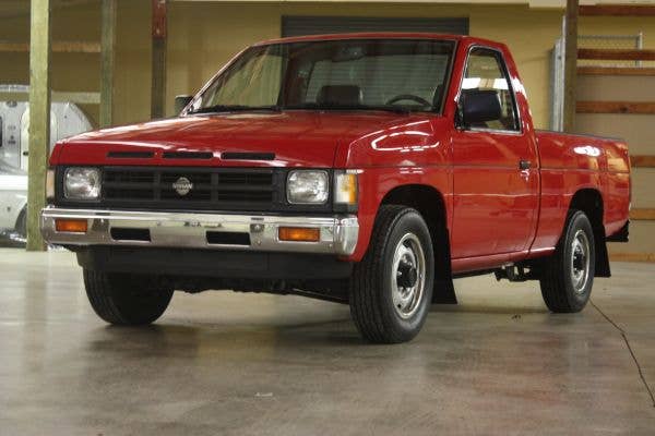 1990 Nissan Hardbody front 3/4
