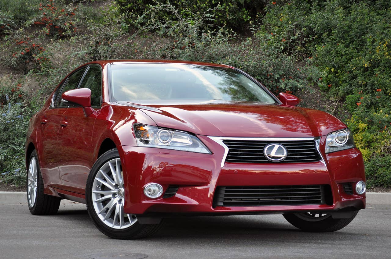 2013 Lexus GS 350 front 3/4 view