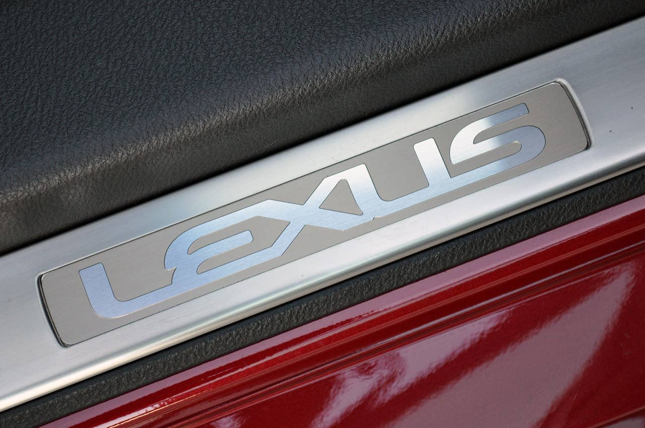 2013 Lexus GS 350 sill plate