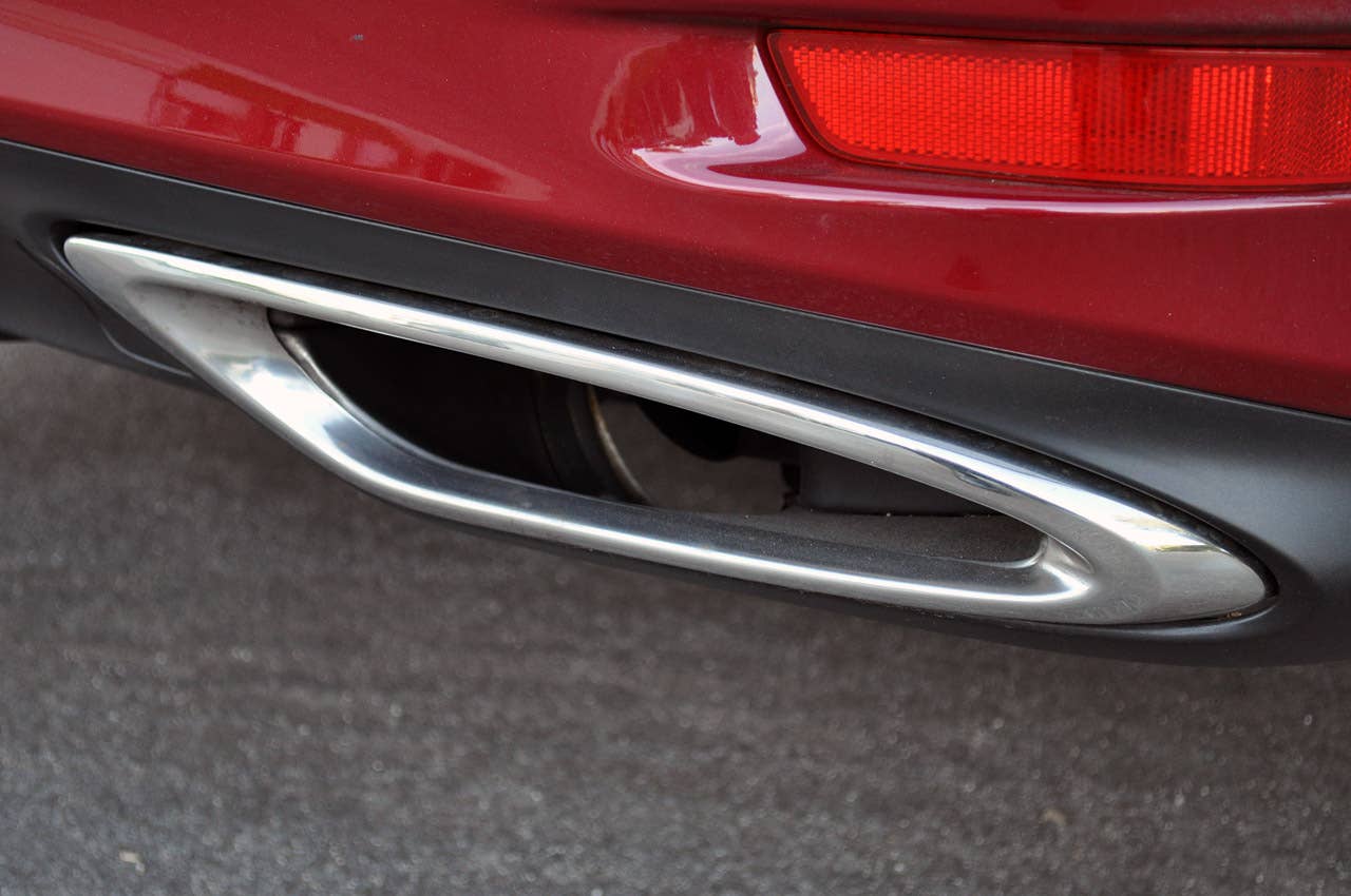 2013 Lexus GS 350 exhaust tip