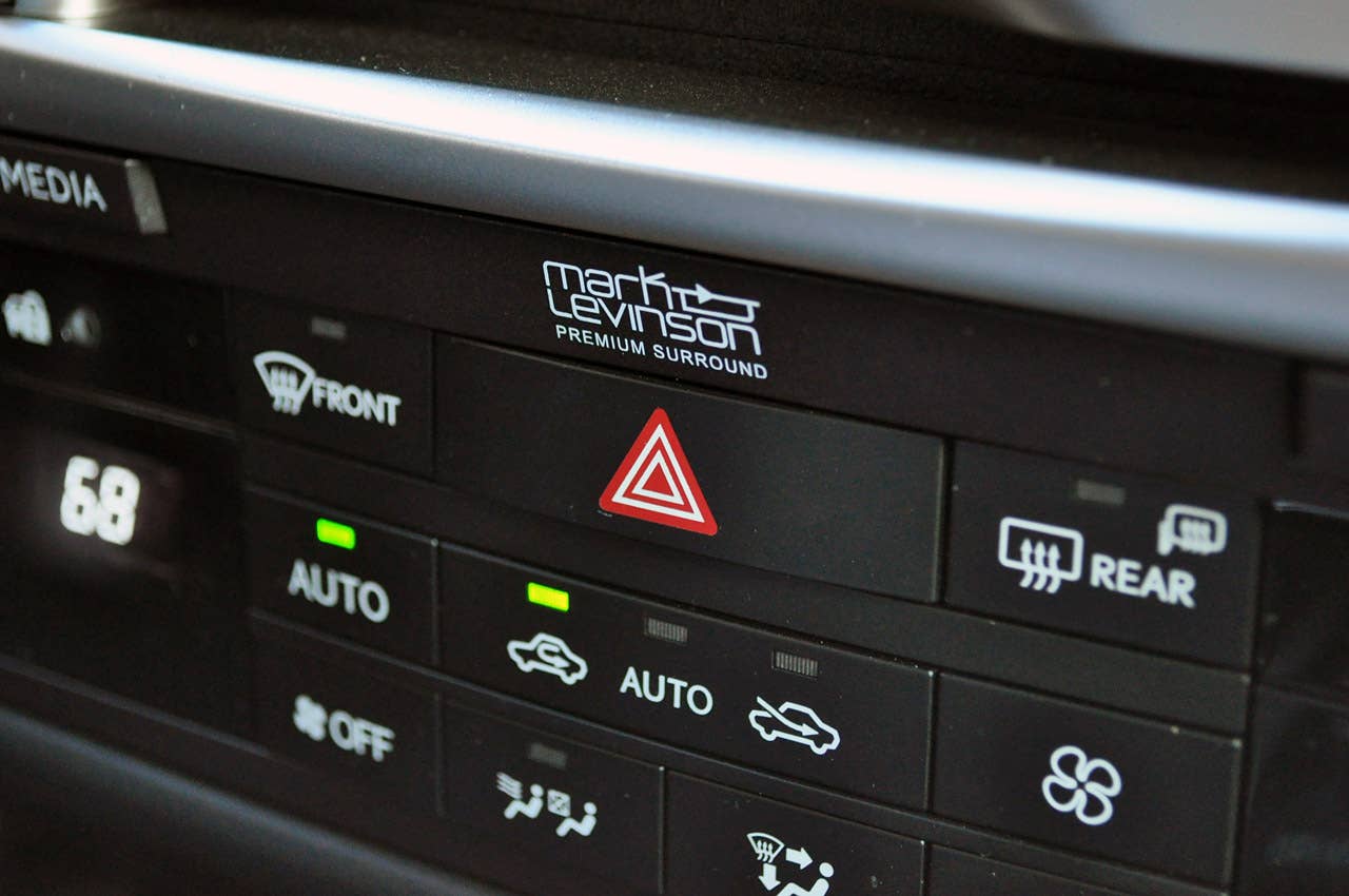 2013 Lexus GS 350 audio and climate controls