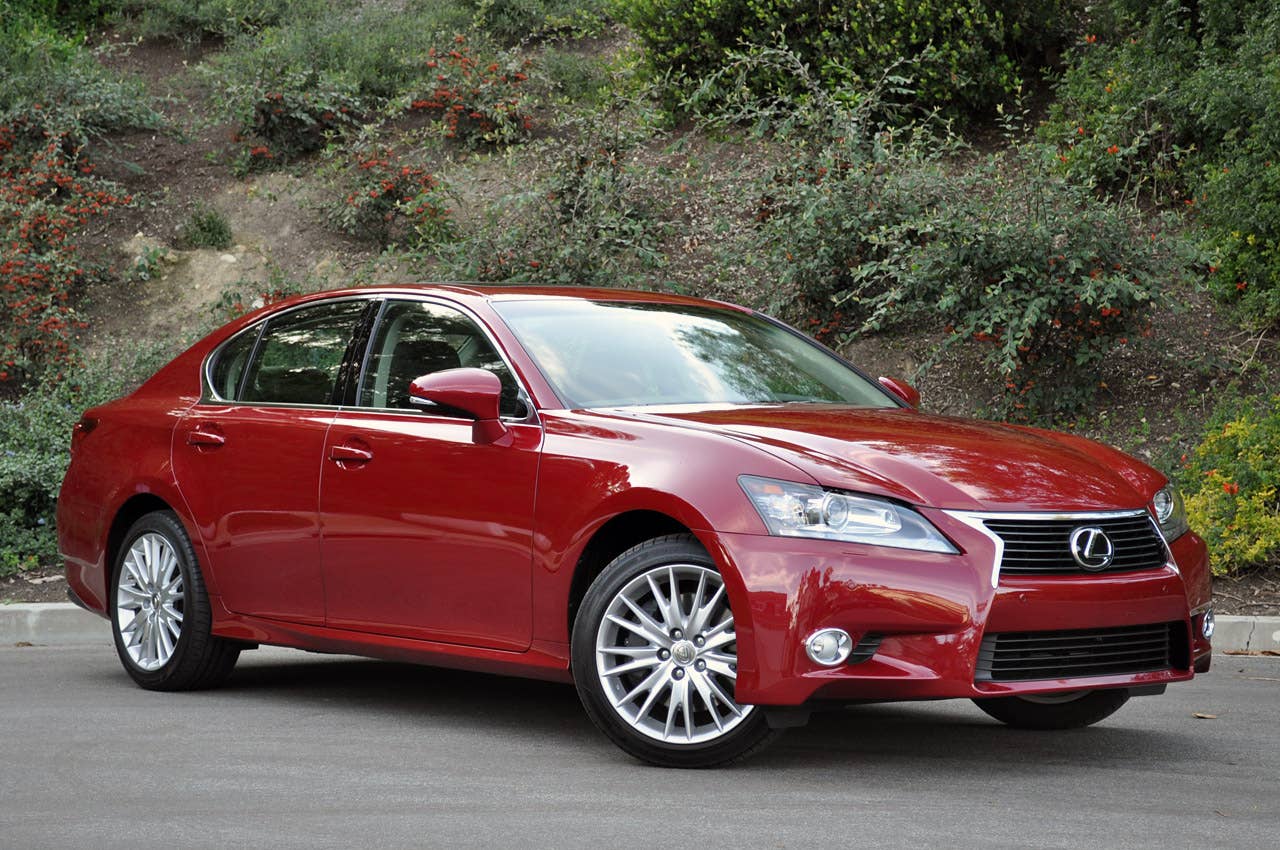 2013 Lexus GS 350 front 3/4 view