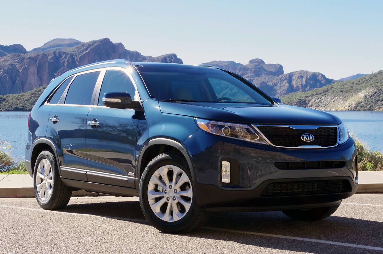 2014 Kia Sorento front 3/4 view