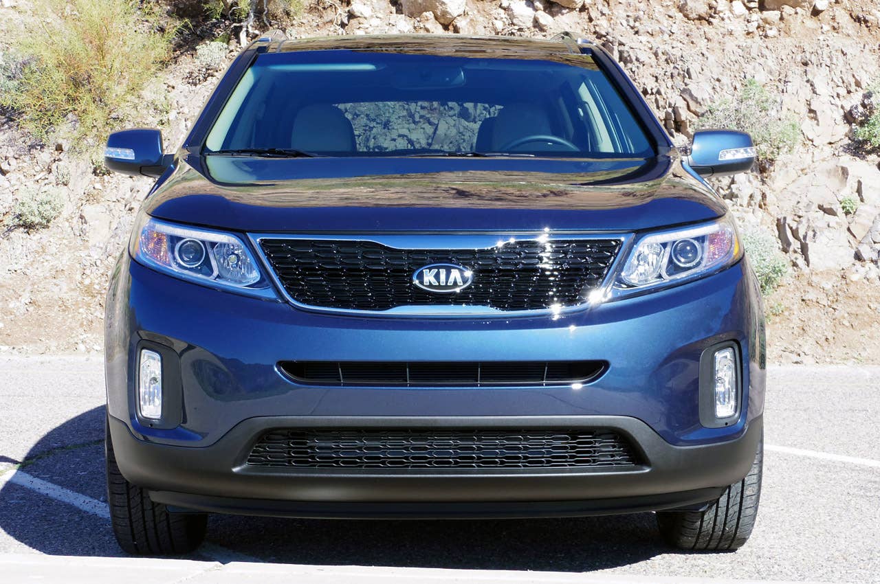 2014 Kia Sorento front view
