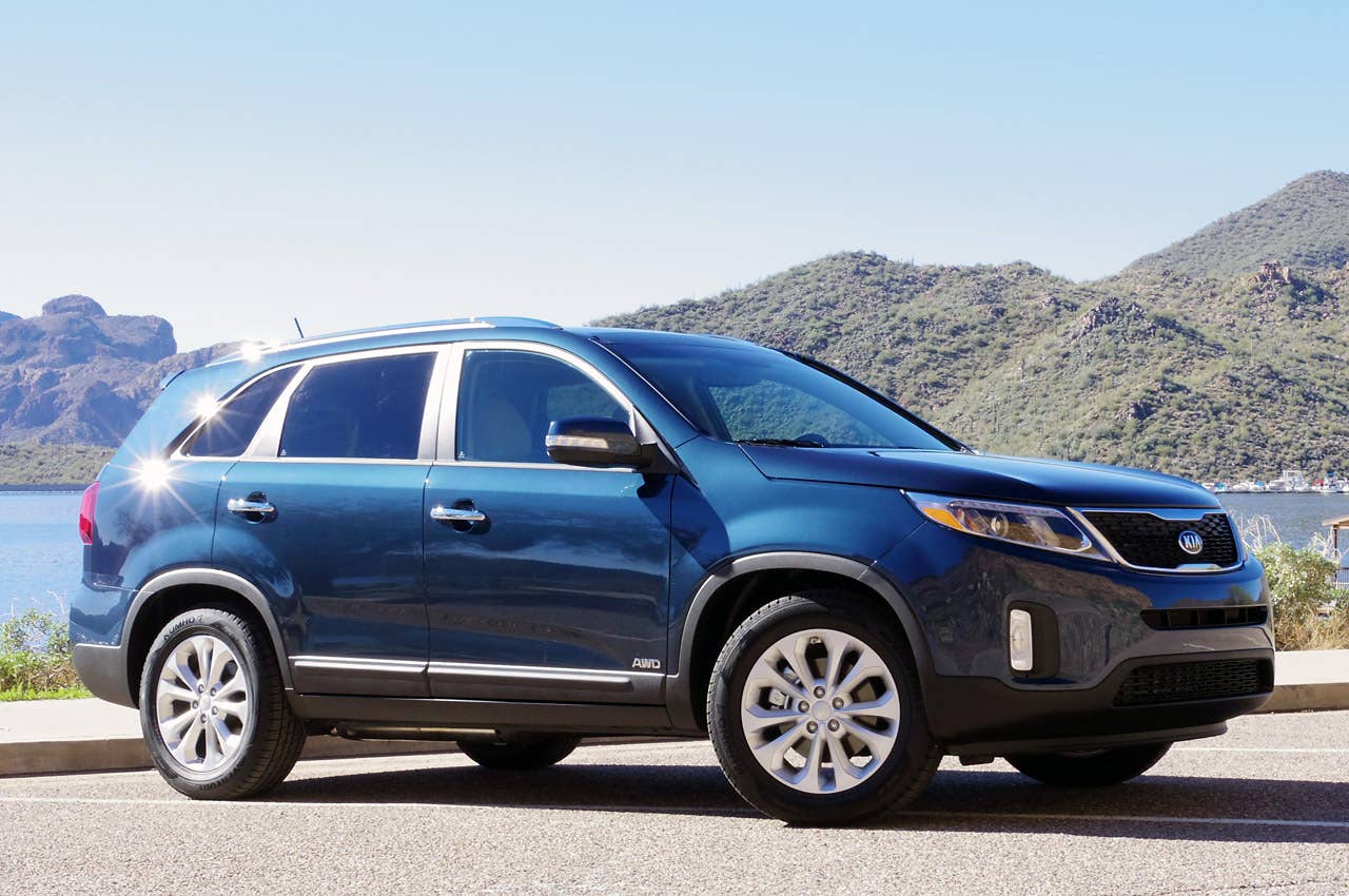 2014 Kia Sorento front 3/4 view