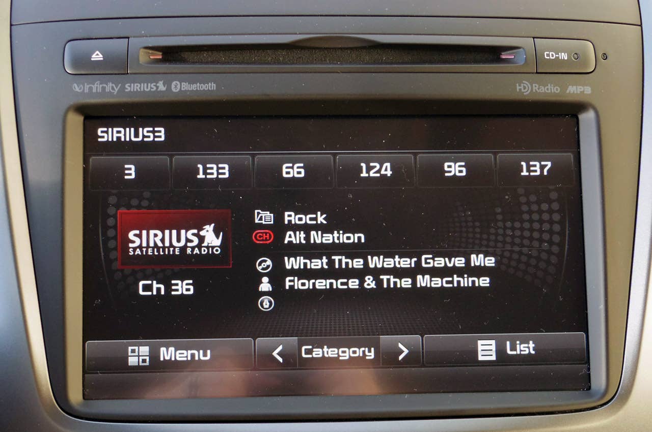 2014 Kia Sorento infotainment system