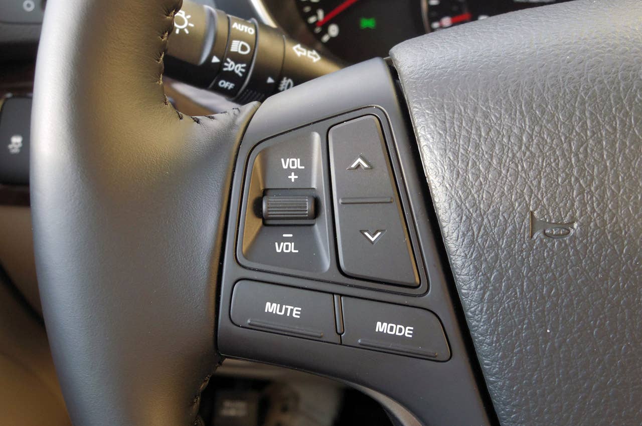 2014 Kia Sorento steering wheel controls