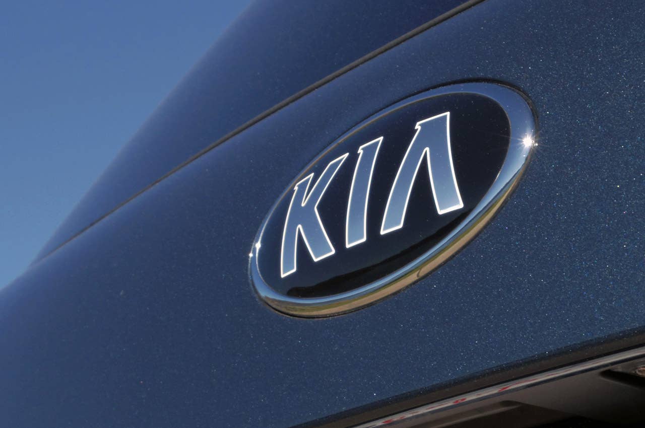 2014 Kia Sorento logo