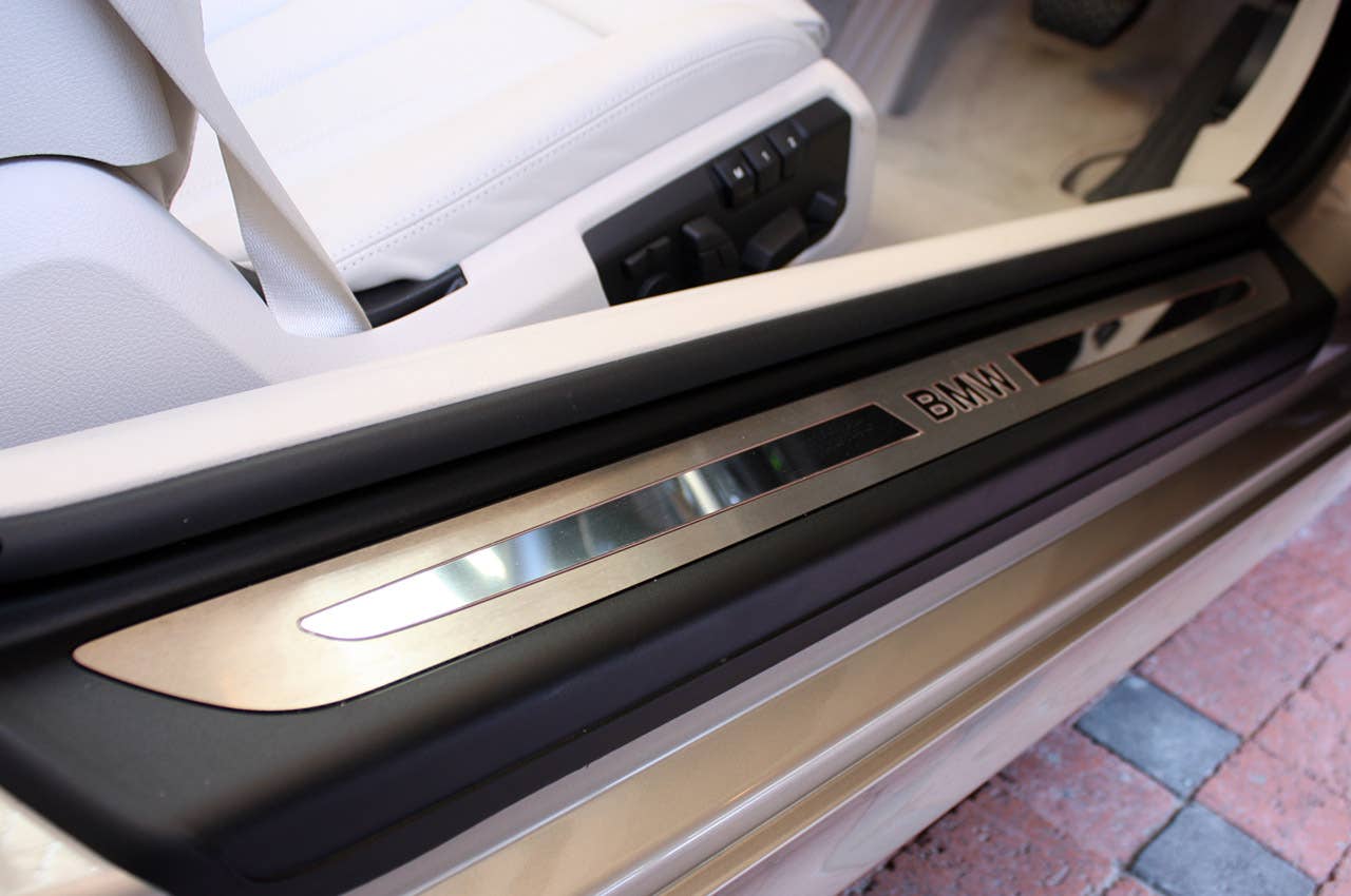2012 BMW 6-Series Convertible side sill