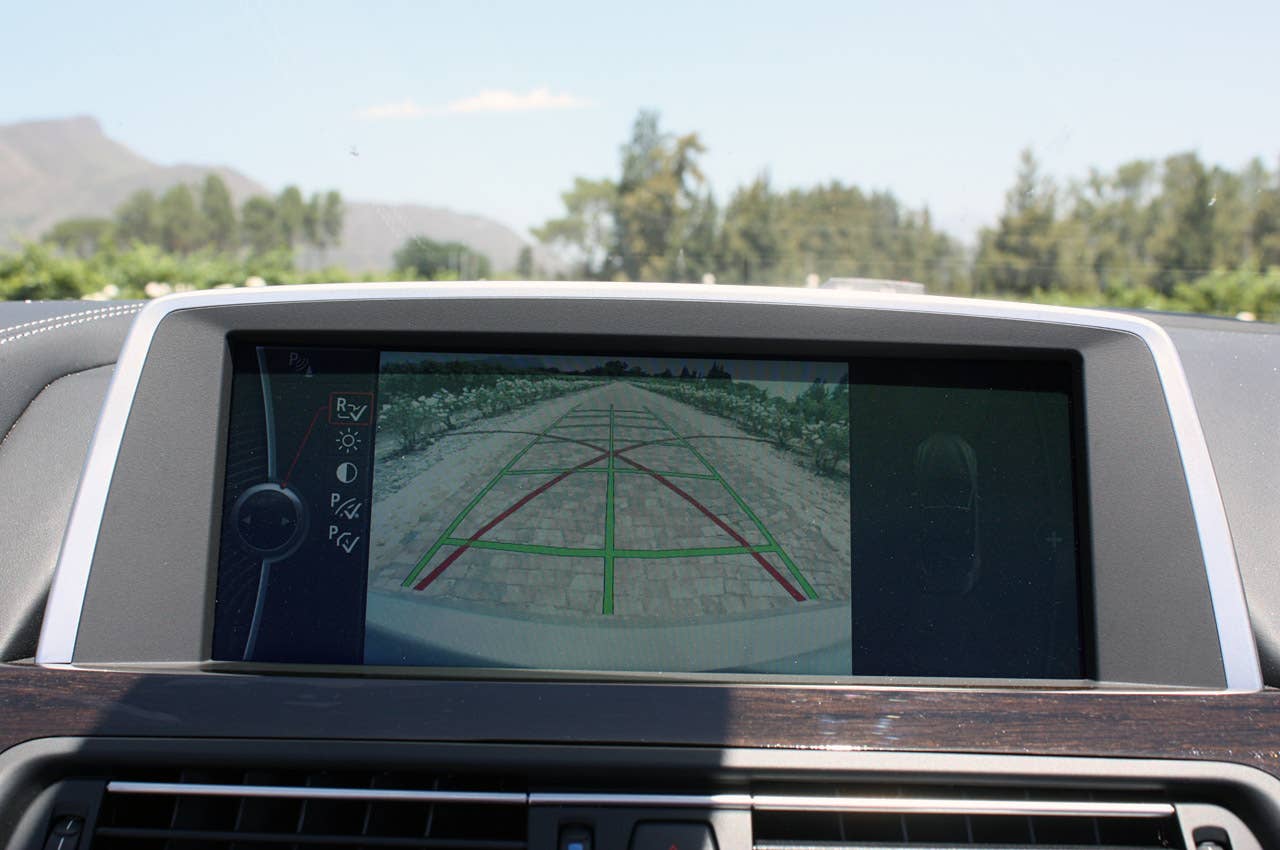 2012 BMW 6-Series Convertible rear view camera display