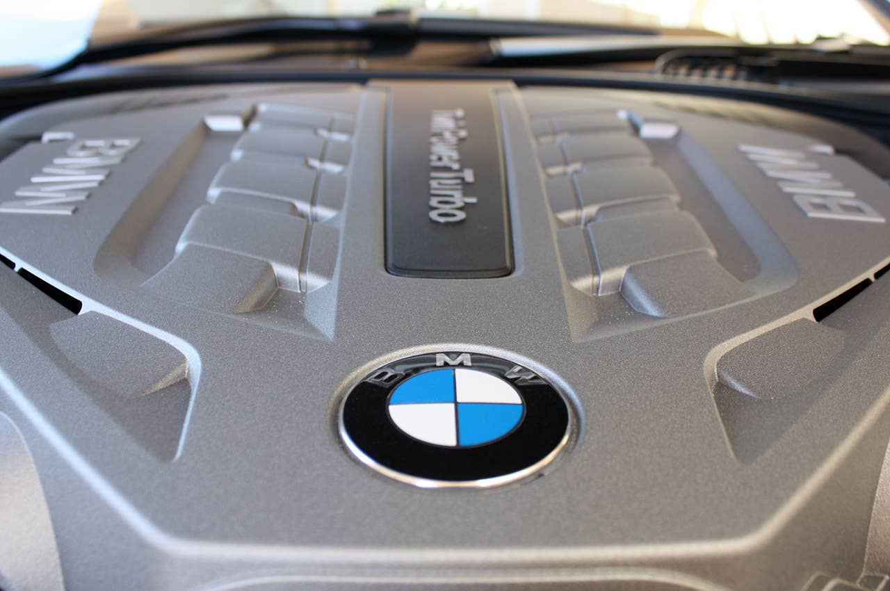 2012 BMW 6-Series Convertible engine detail