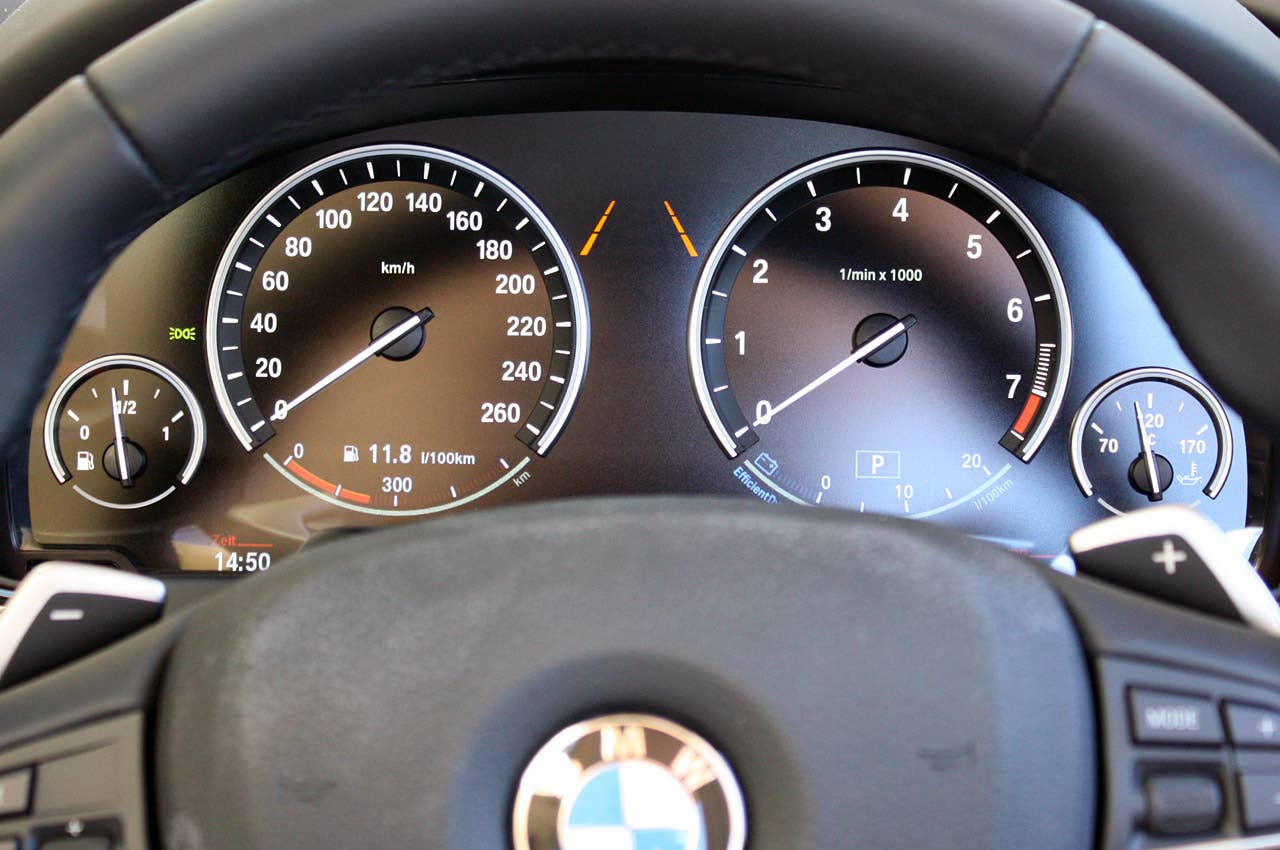 2012 BMW 6-Series Convertible gauges