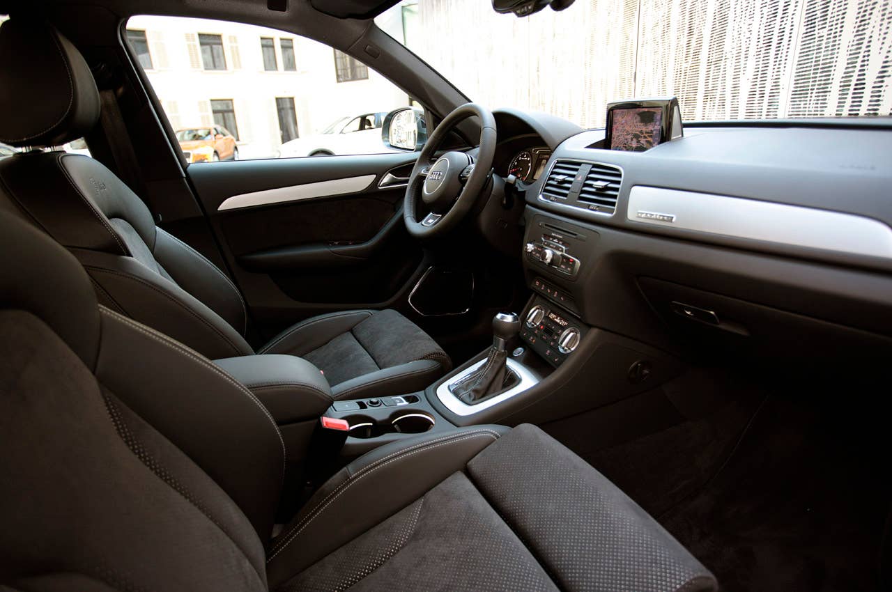 2012 Audi Q3 interior