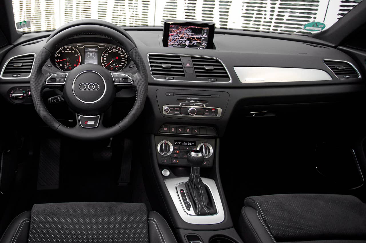 2012 Audi Q3 interior