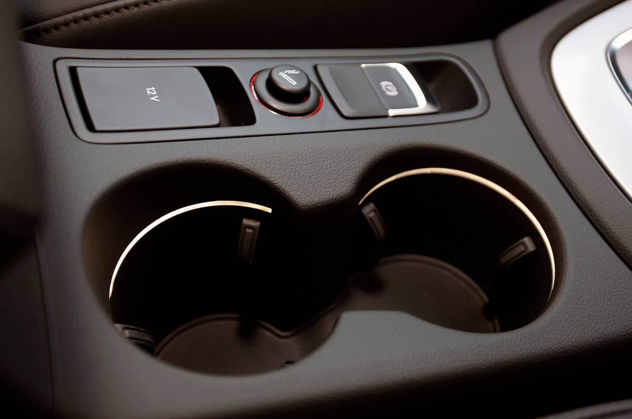 2012 Audi Q3 cup holders