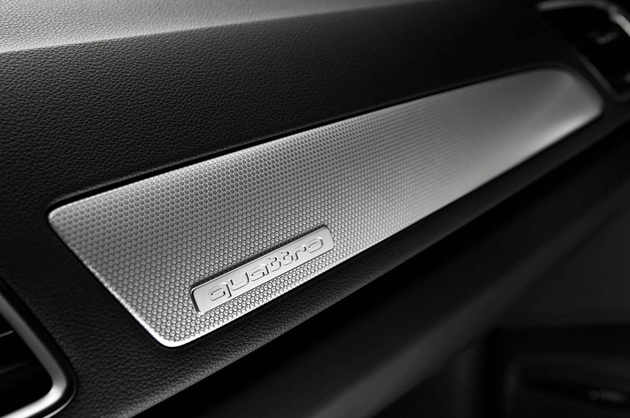 2012 Audi Q3 dash trim