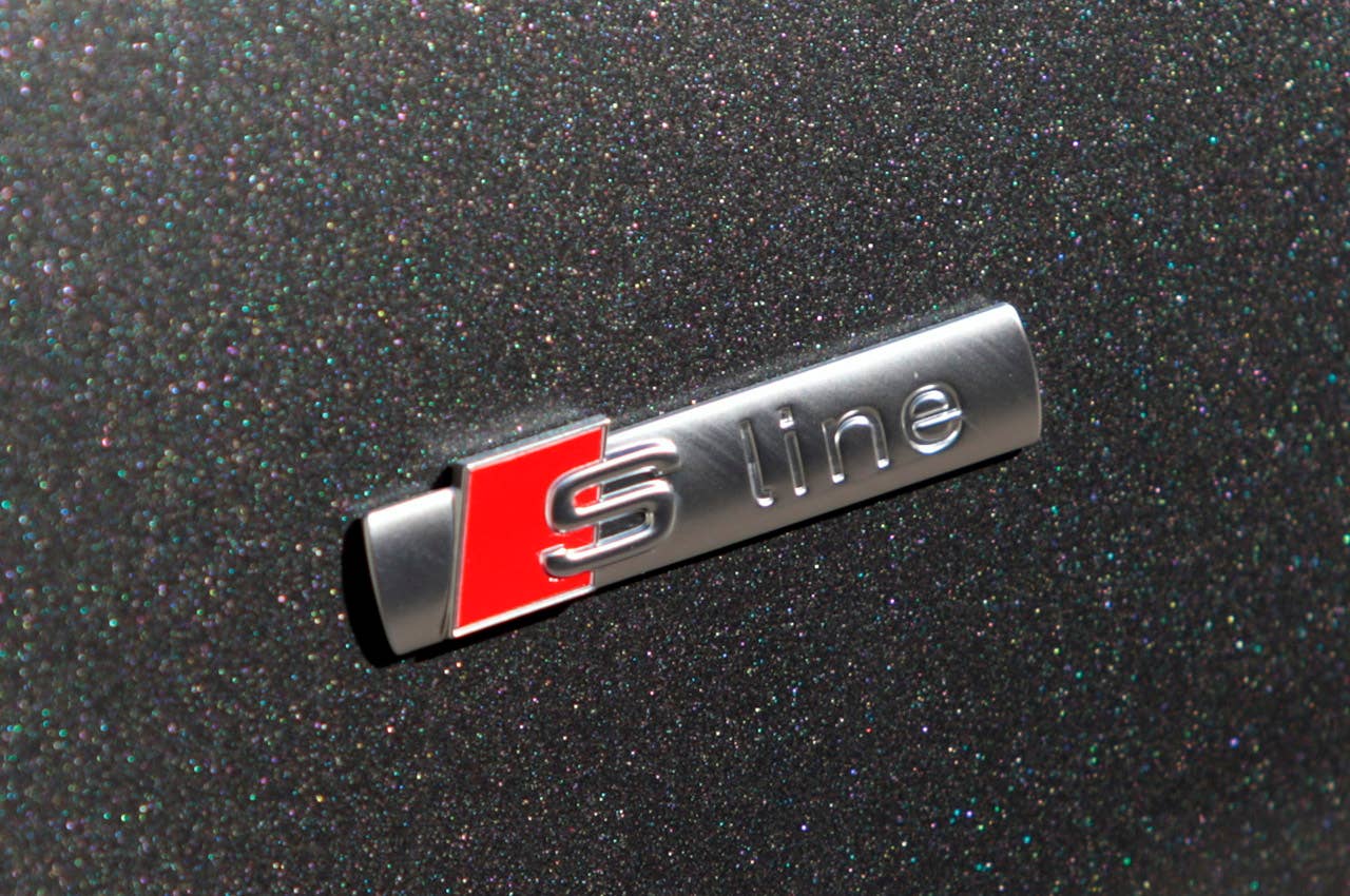2012 Audi Q3 badge