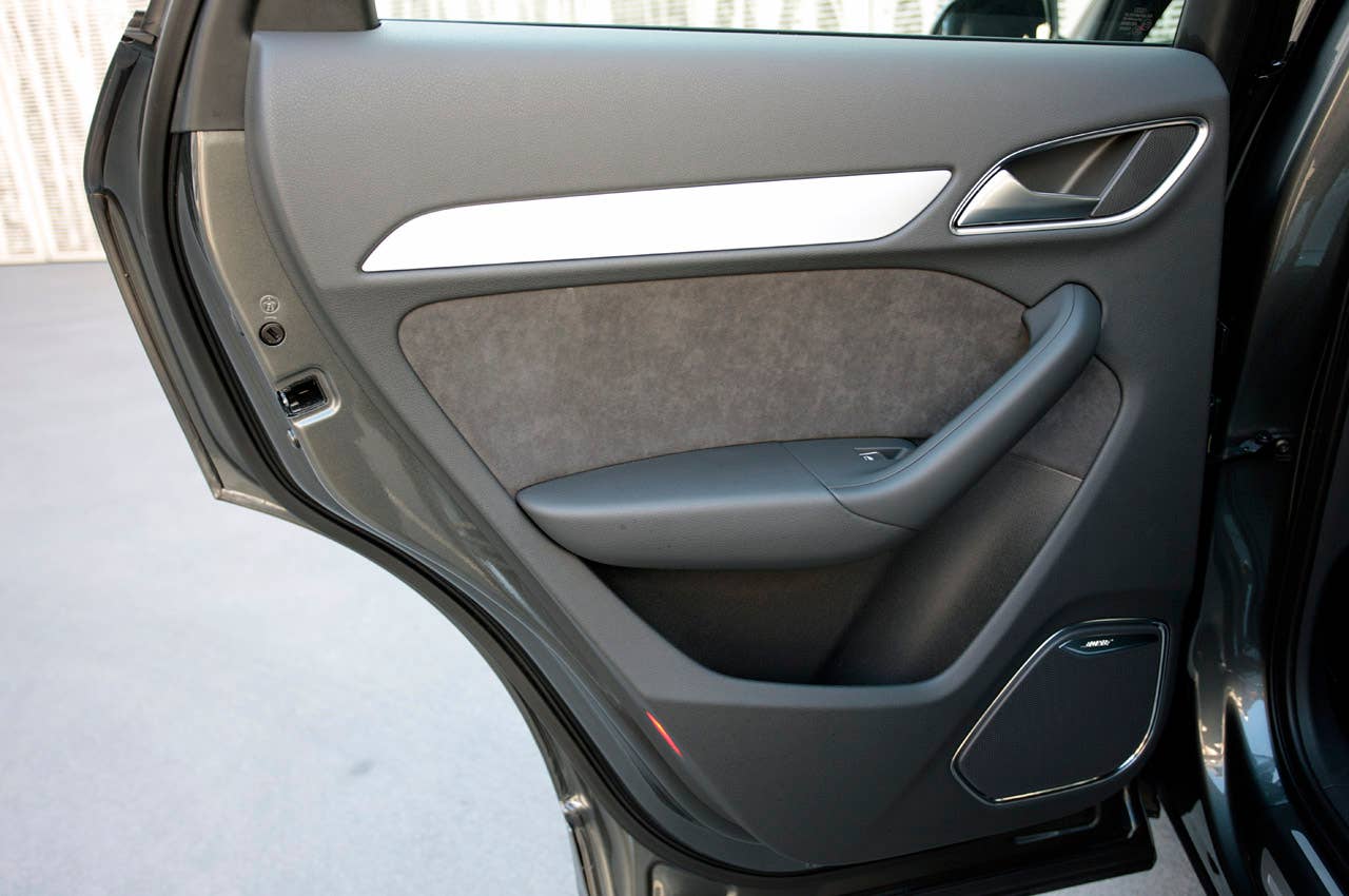 2012 Audi Q3 door