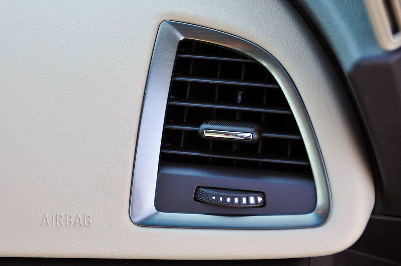 2012 Buick Verano dash vent