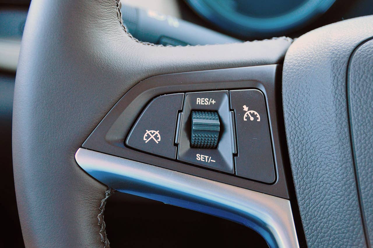 2012 Buick Verano steering wheel controls