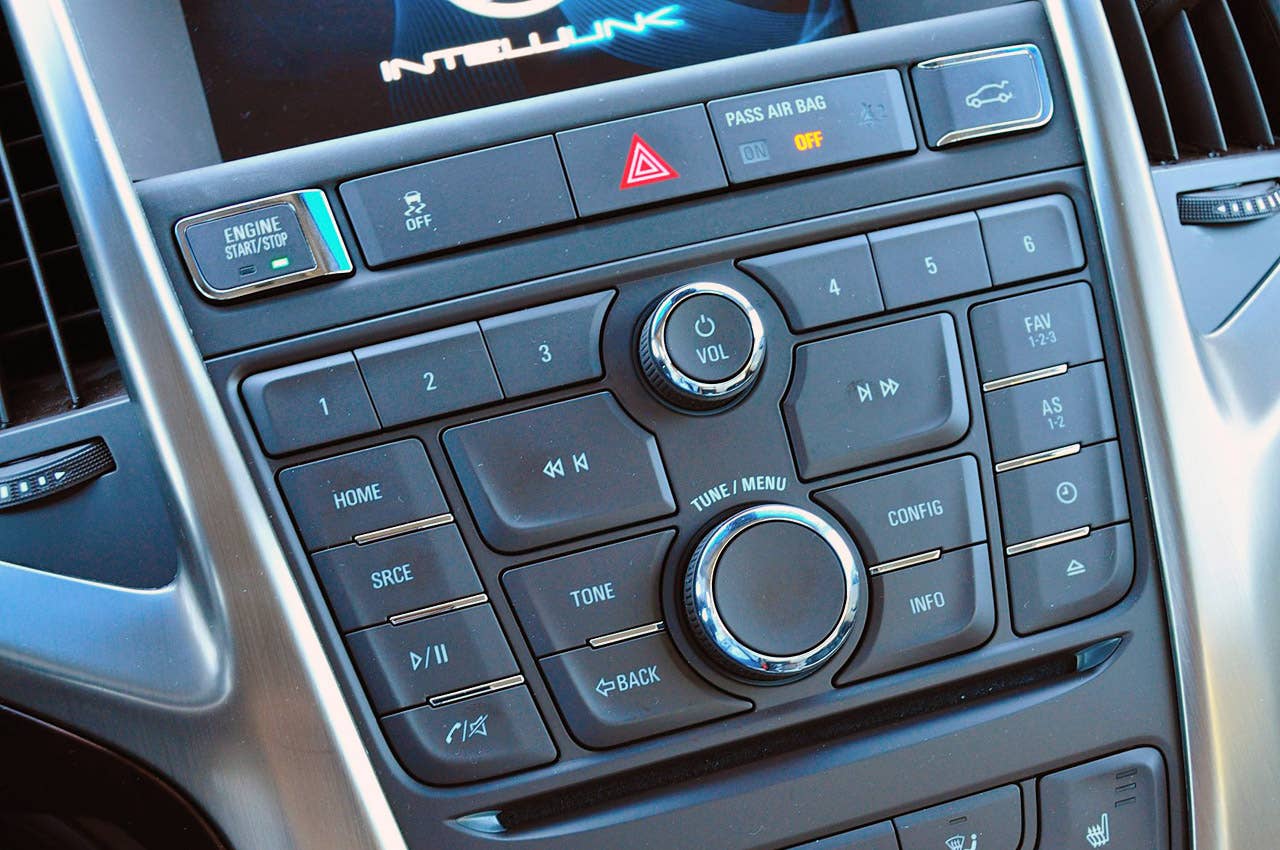 2012 Buick Verano audio controls