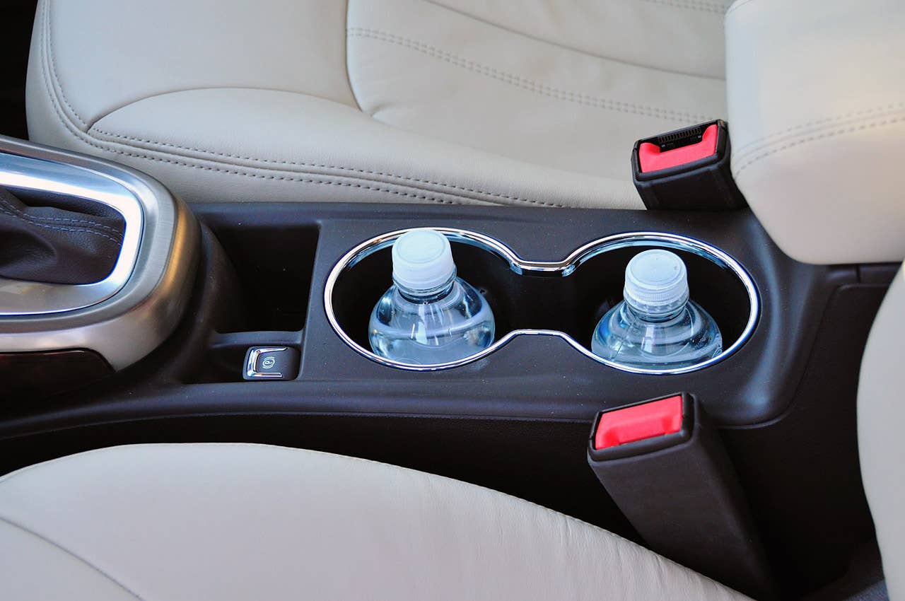2012 Buick Verano cup holders