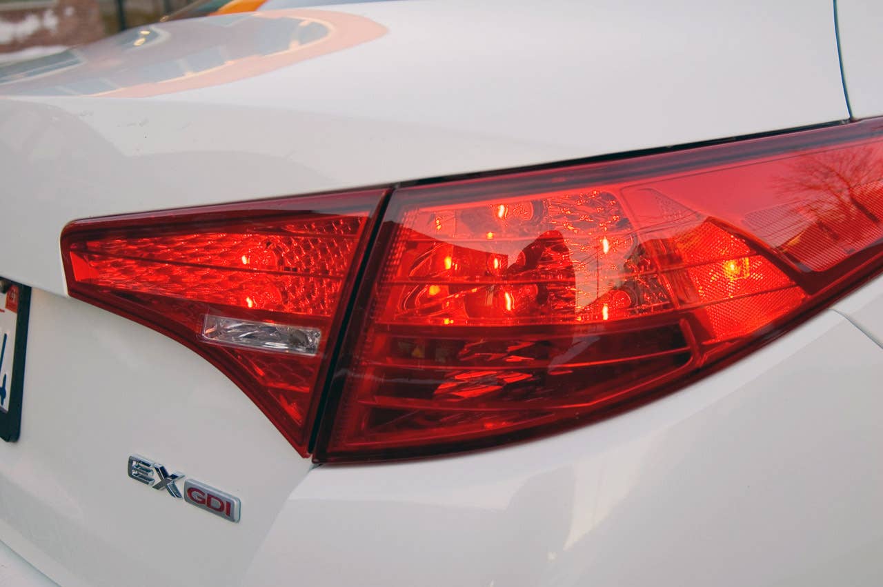 2011 Kia Optima EX taillight