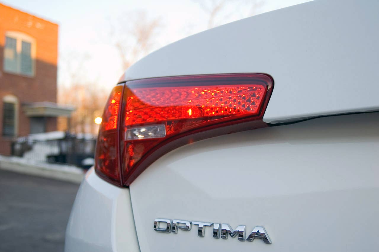 2011 Kia Optima EX taillight