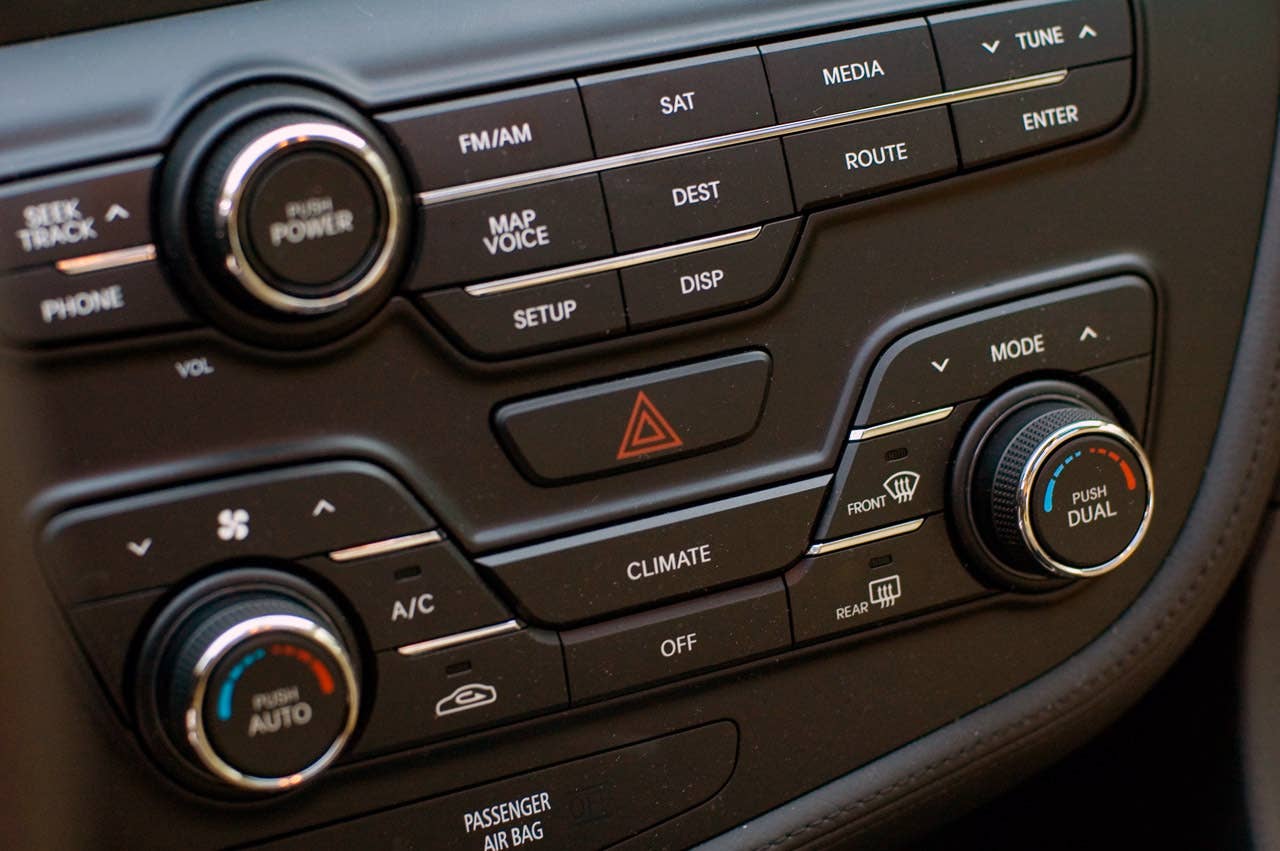 2011 Kia Optima EX instrument panel