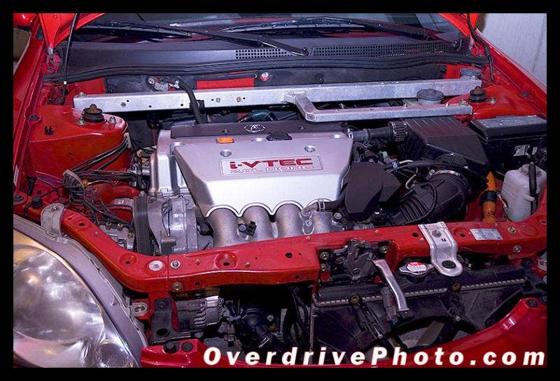 Honda Insight with K20A2 Swap engine bay