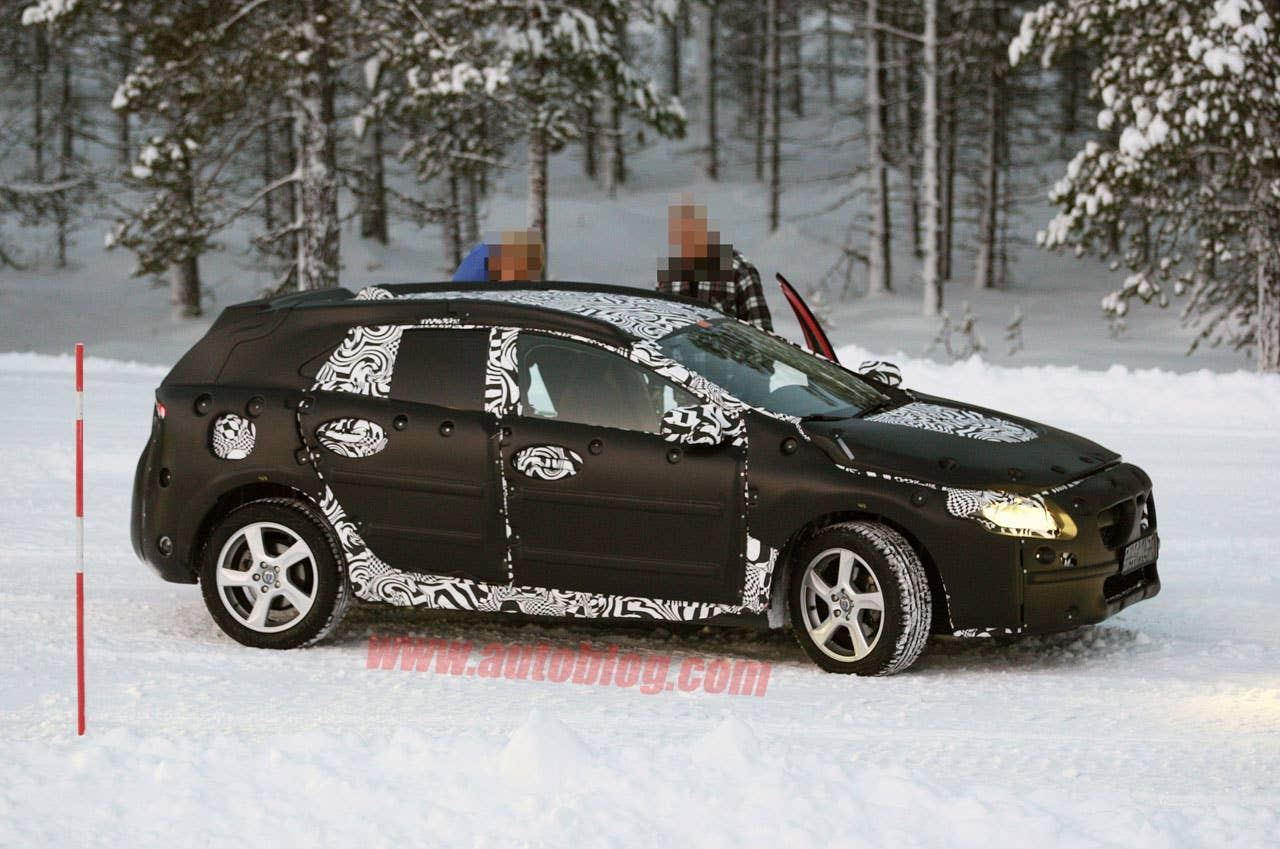 Volvo V40 Spy Shots front 3/4