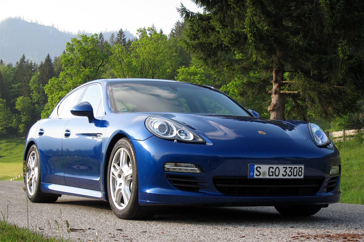 2012 Porsche Panamera S Hybrid front 3/4 view
