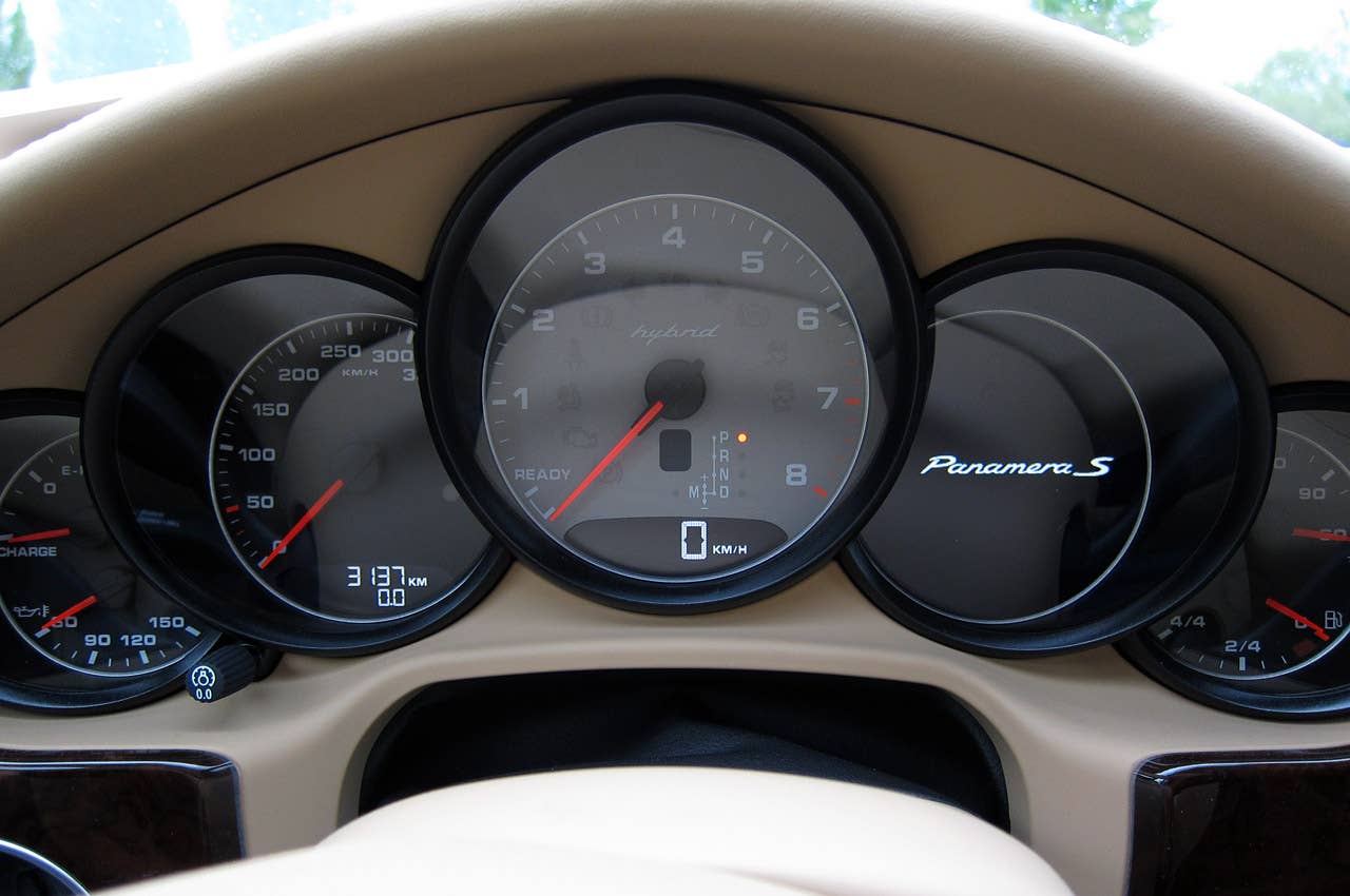 2012 Porsche Panamera S Hybrid gauges