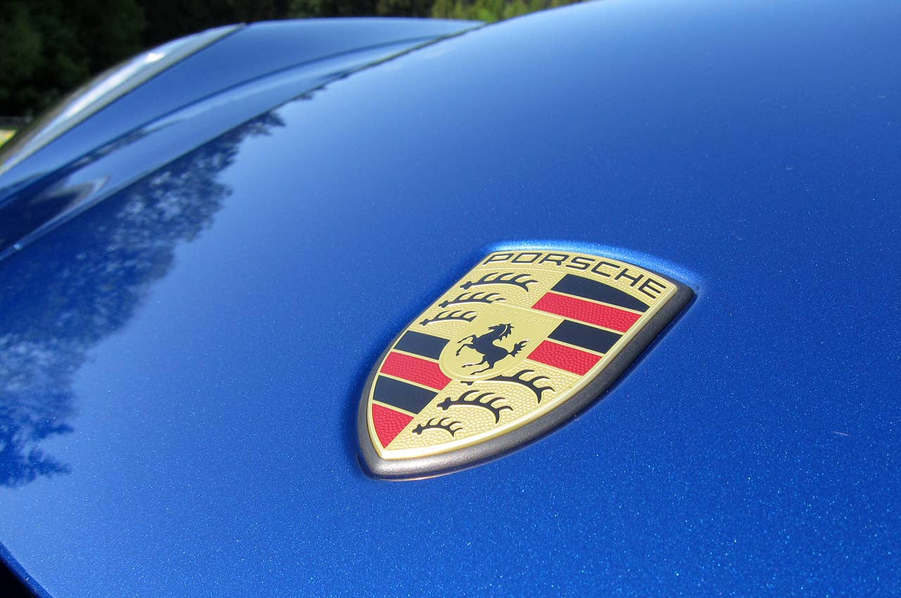 2012 Porsche Panamera S Hybrid logo