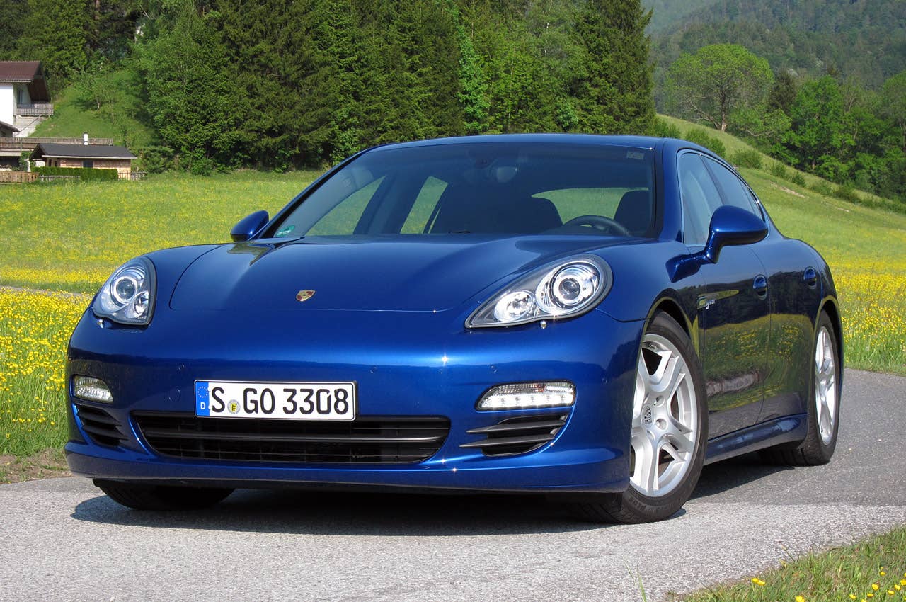 2012 Porsche Panamera S Hybrid front 3/4 view