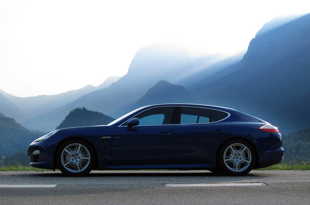 2012 Porsche Panamera S Hybrid side view