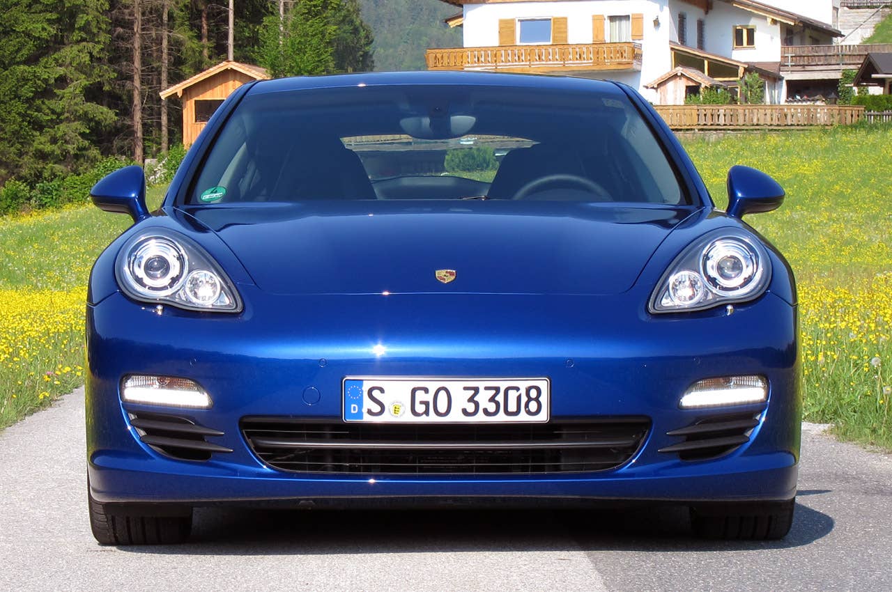2012 Porsche Panamera S Hybrid front view