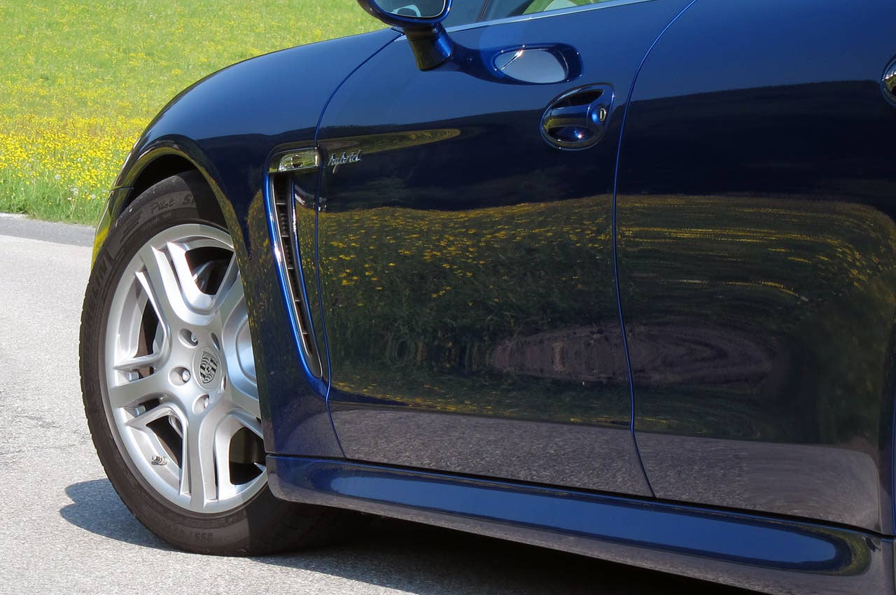 2012 Porsche Panamera S Hybrid side detail