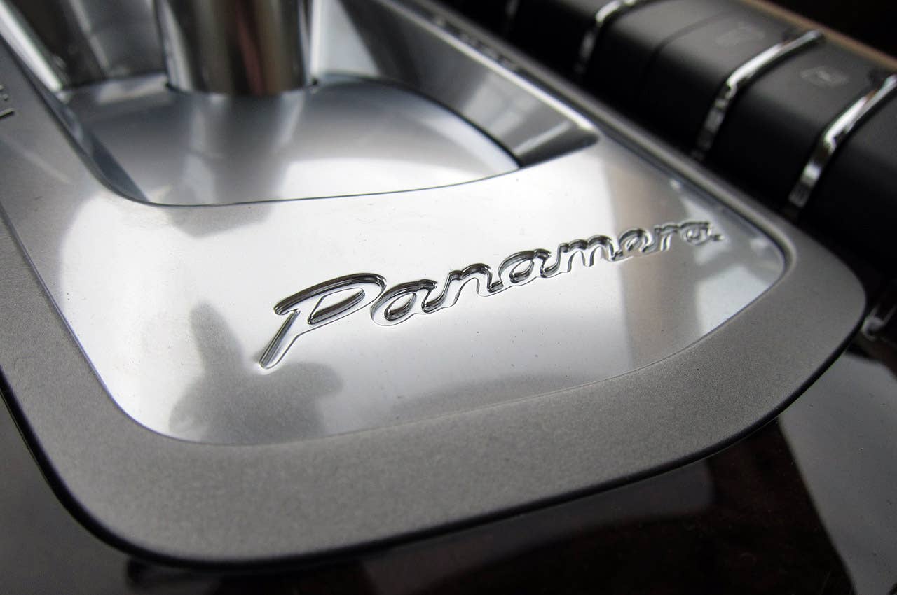 2012 Porsche Panamera S Hybrid badge