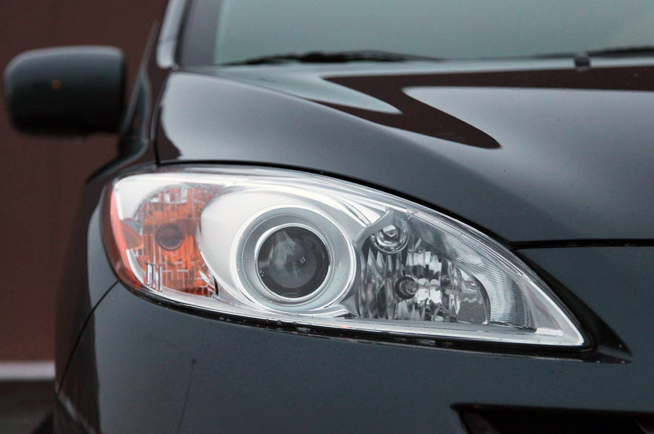 2012 Mazda5 headlight