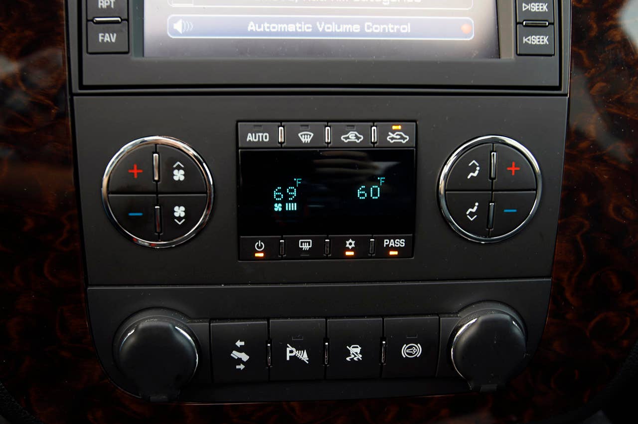 2011 GMC Sierra Denali climate controls