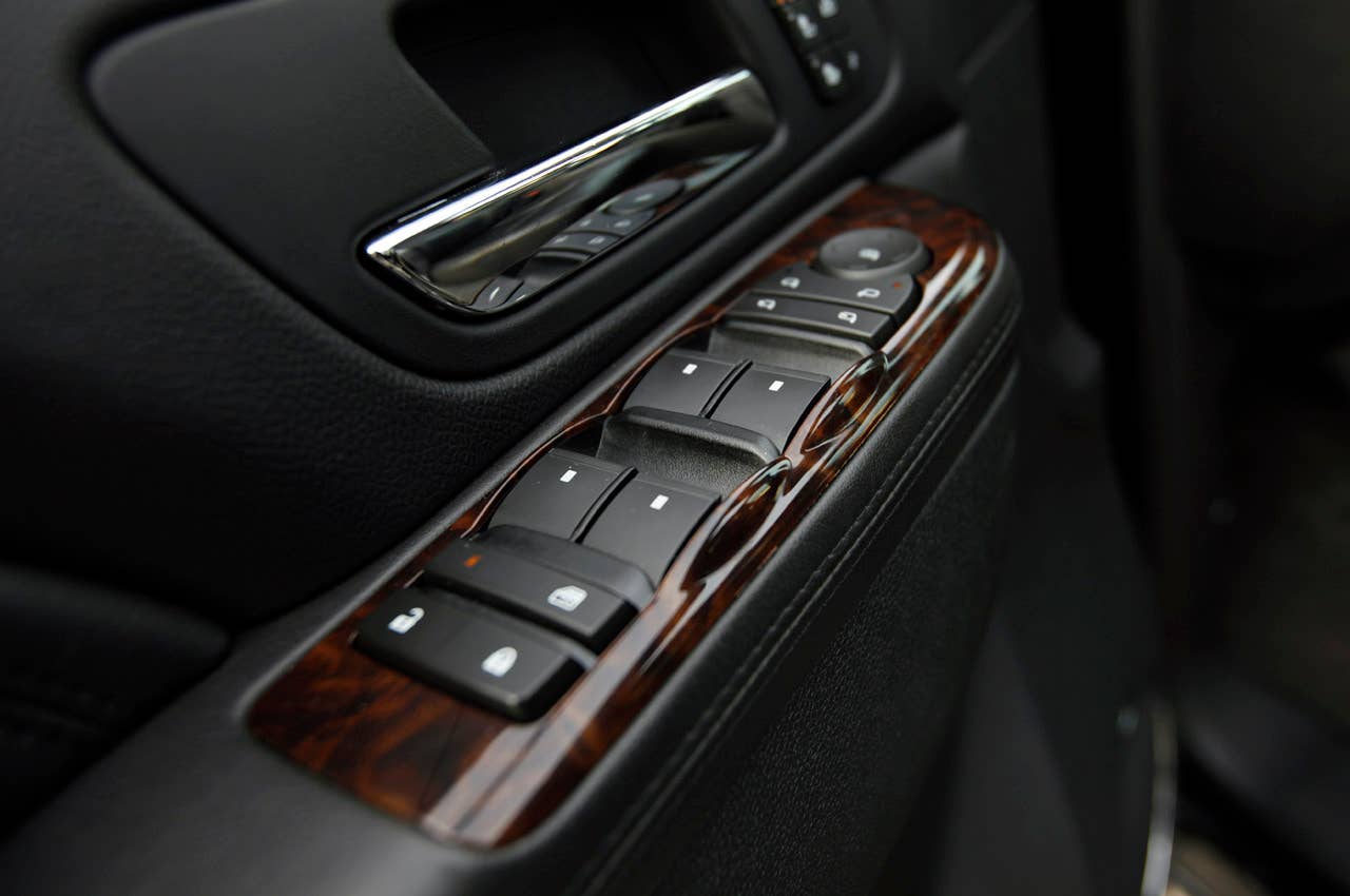2011 GMC Sierra Denali door controls
