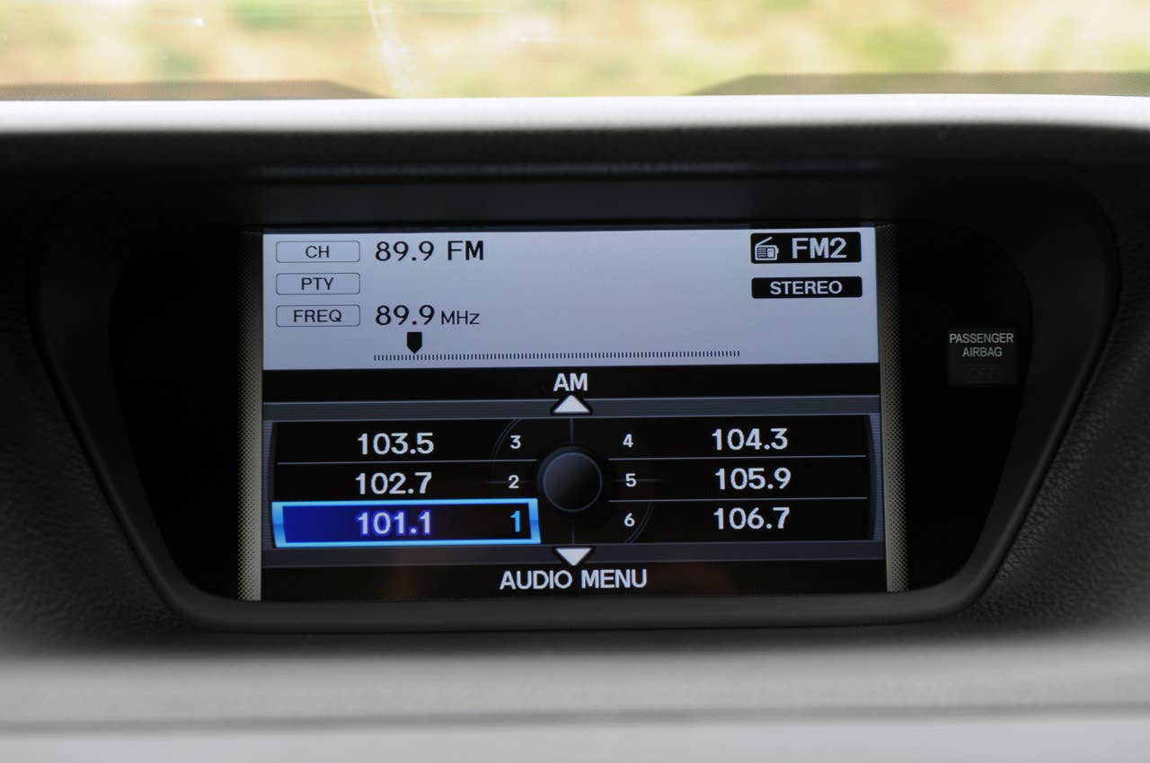 2011 Acura TSX Sport Wagon multimedia system