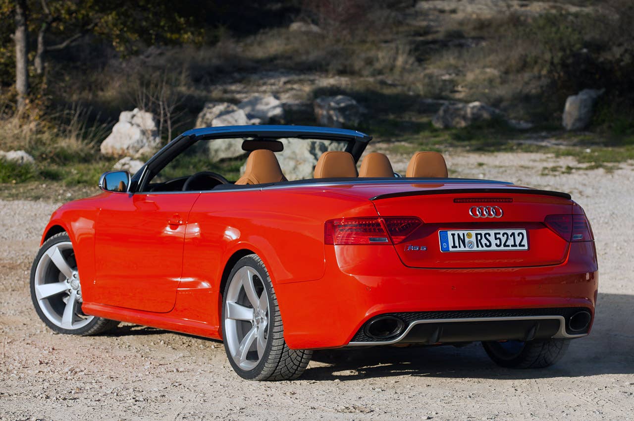 2014 Audi RS5 Cabriolet rear 3/4 view