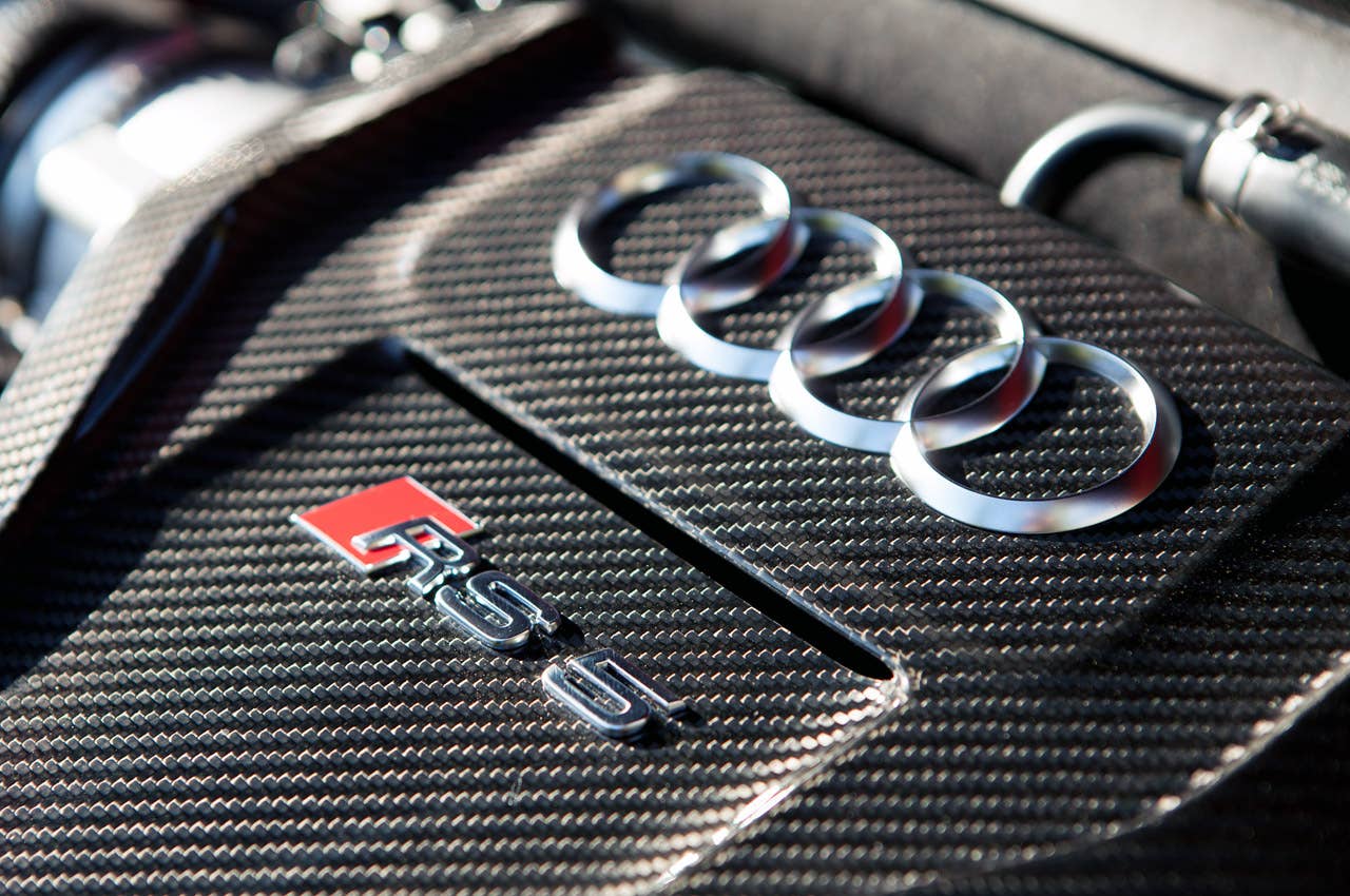 2014 Audi RS5 Cabriolet engine detail