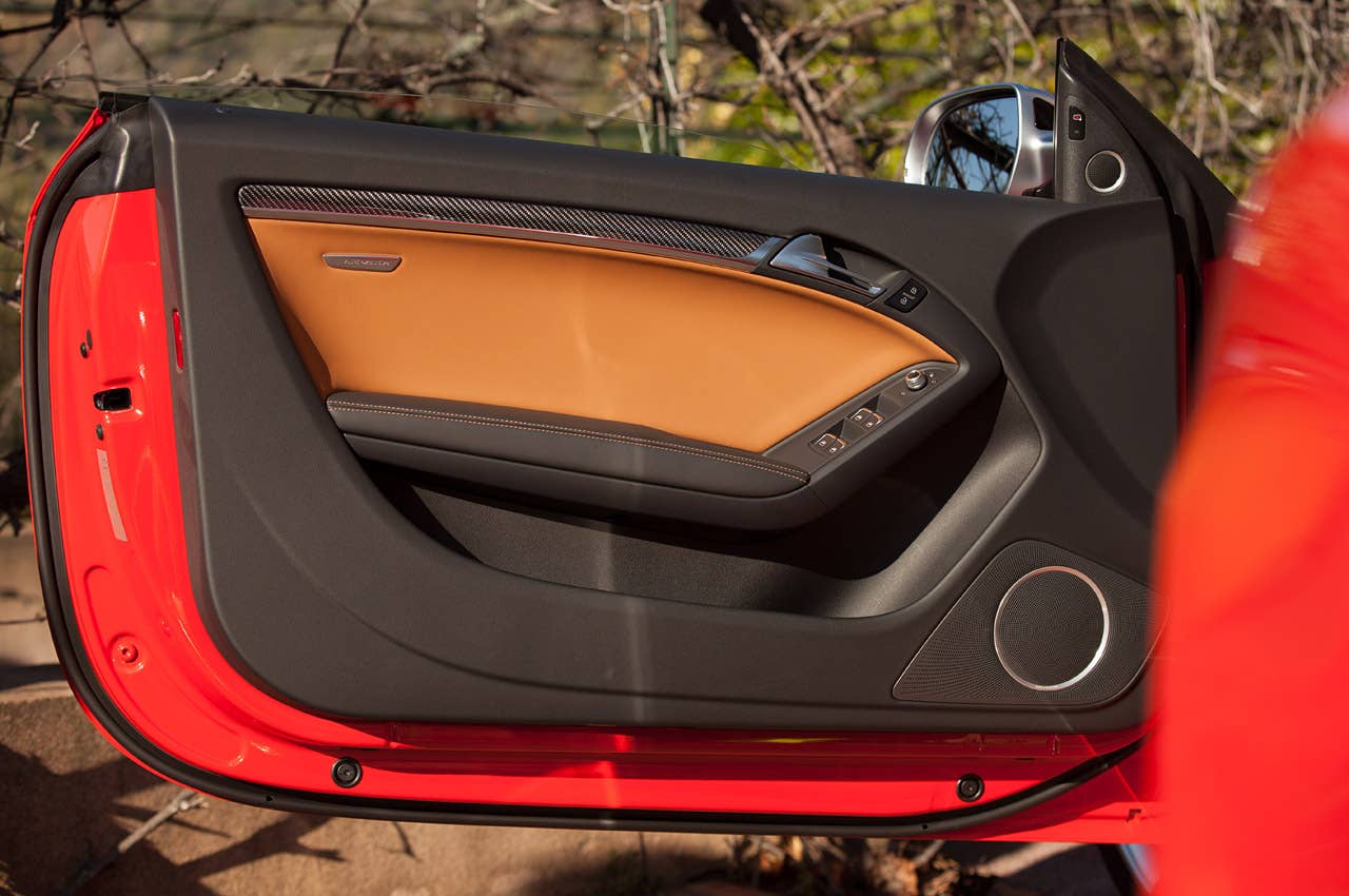 2014 Audi RS5 Cabriolet door