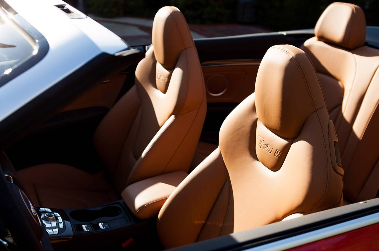 2014 Audi RS5 Cabriolet front seats