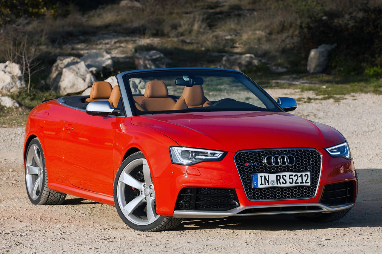 2014 Audi RS5 Cabriolet front 3/4 view