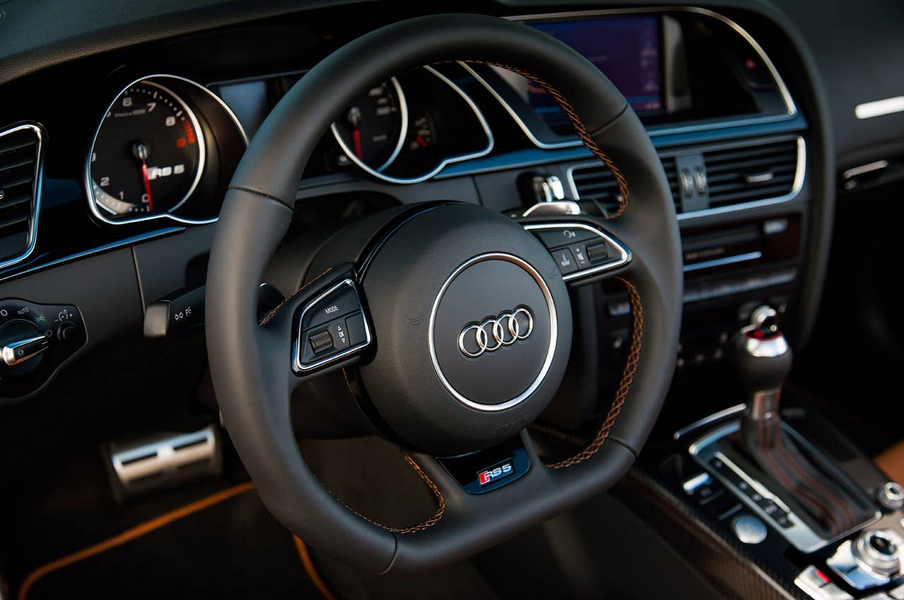 2014 Audi RS5 Cabriolet steering wheel