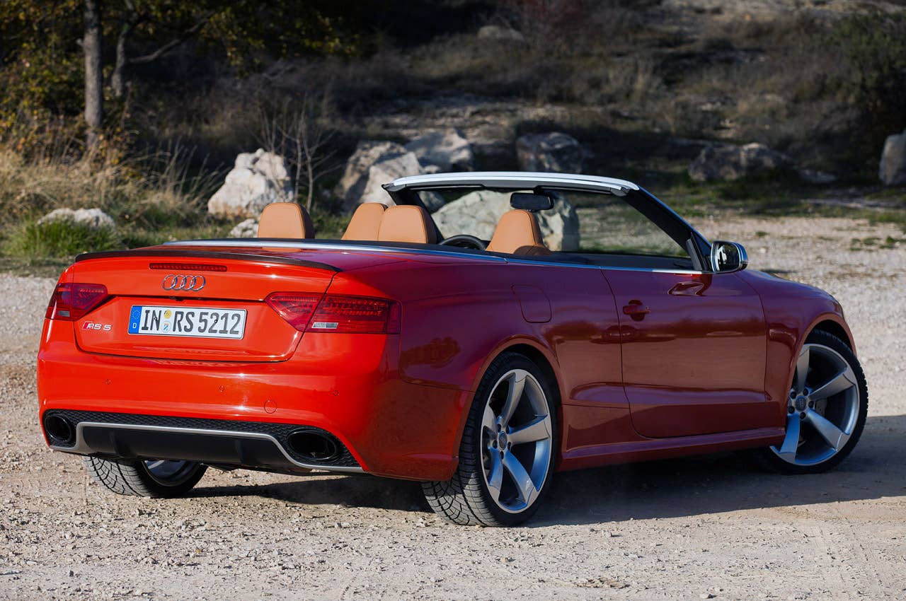 2014 Audi RS5 Cabriolet rear 3/4 view